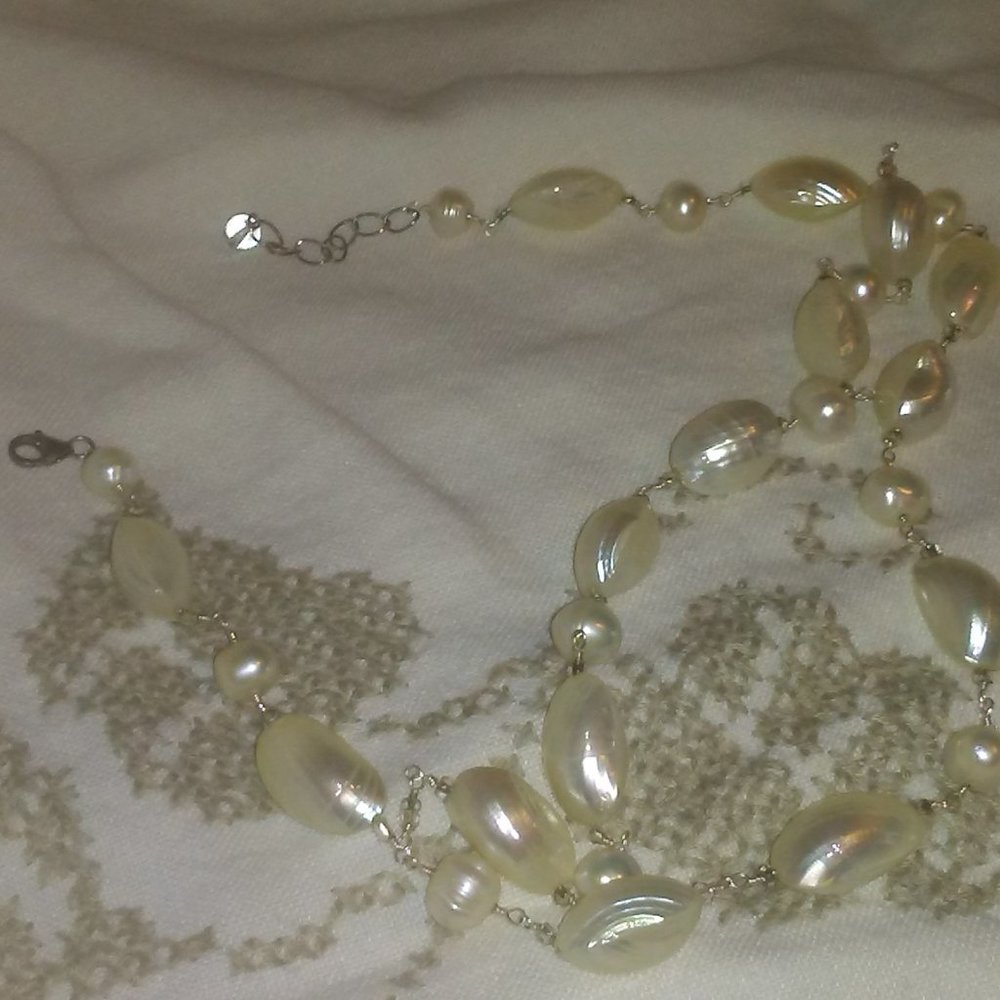 White Pearls, Chocker, from early 2000's, Beach boutique jewelry.